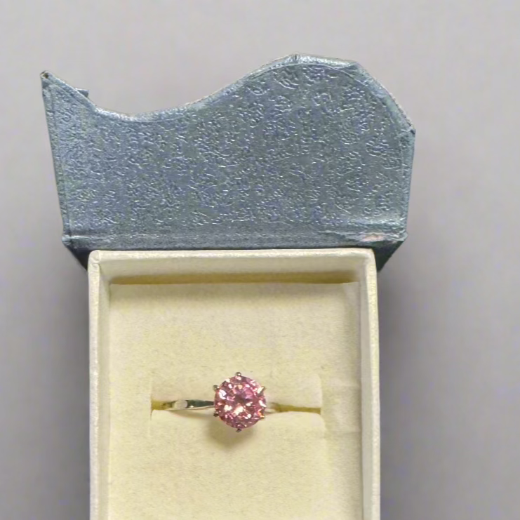 925 - Sterling Silver - Ring w/ Pink Round Stone